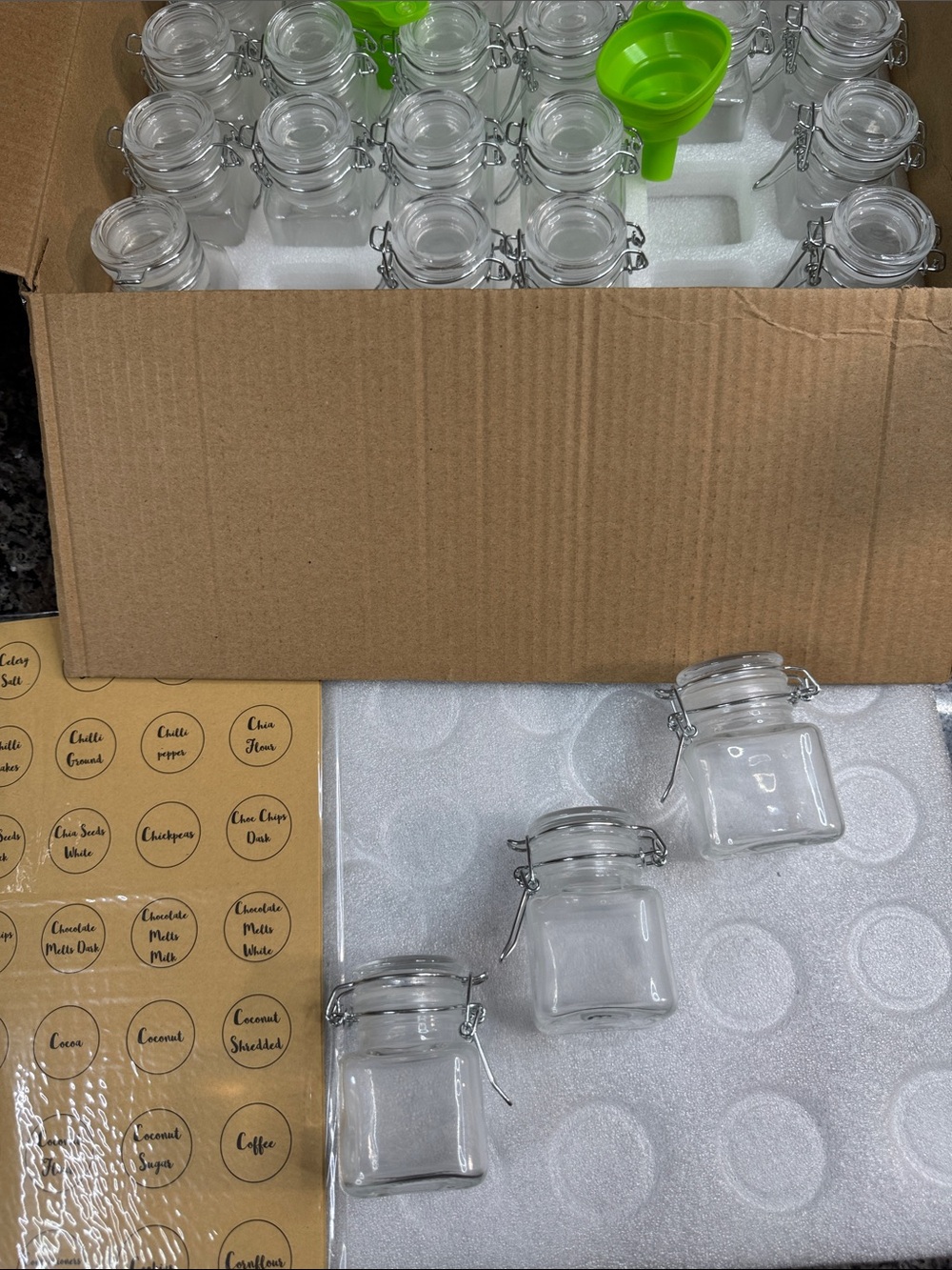 Kamota Clear Glass spice jars flip top clamp Jars case of 30 NWT